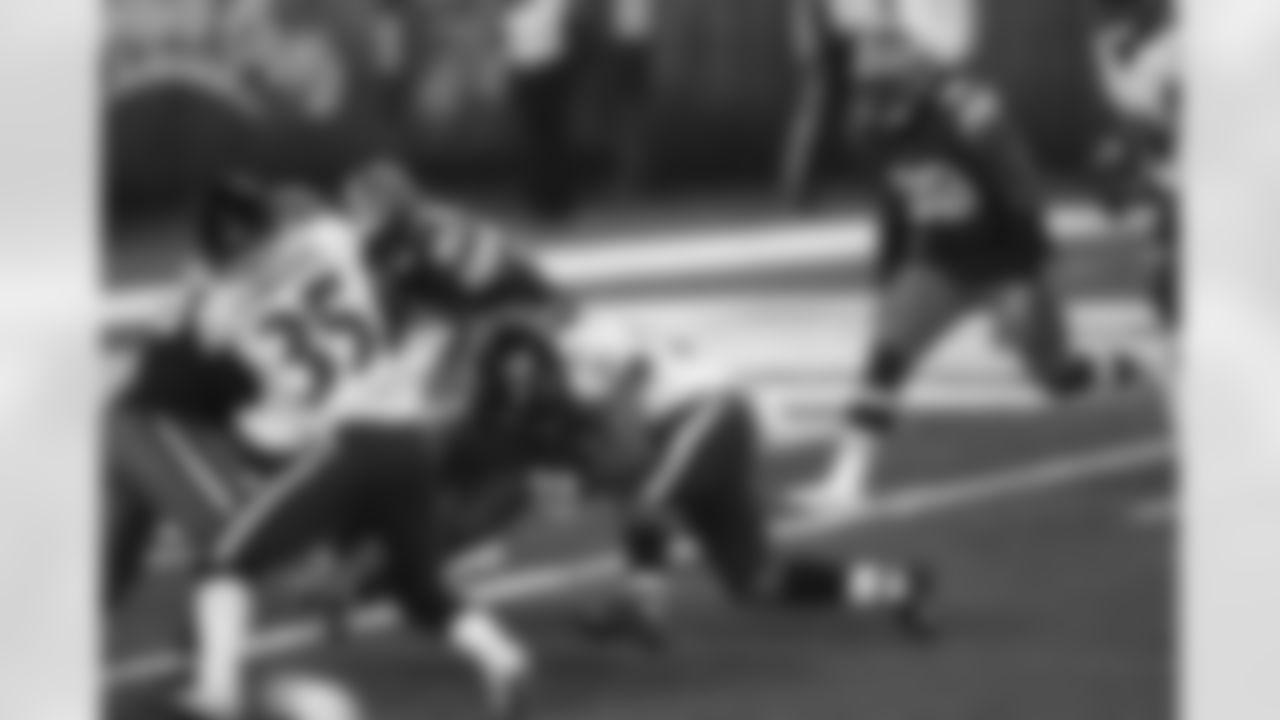 Baltimore Ravens running back J.K. Dobbins (27) runs the ball for a two point conversion during an NFL football game against the Cleveland Browns on Monday, December 14, 2020 in Cleveland, Ohio. (Aaron Doster/NFL)