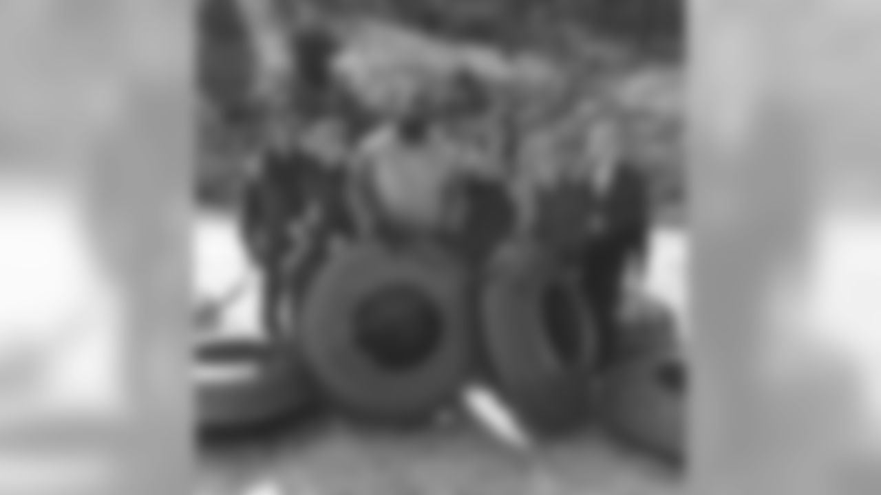 brandonw_66[Brandon Williams]:#FBF My Wold, My Reason, My Son #ProudDad #TeamDaddy #Father-SonDuo #FlashBackFriday