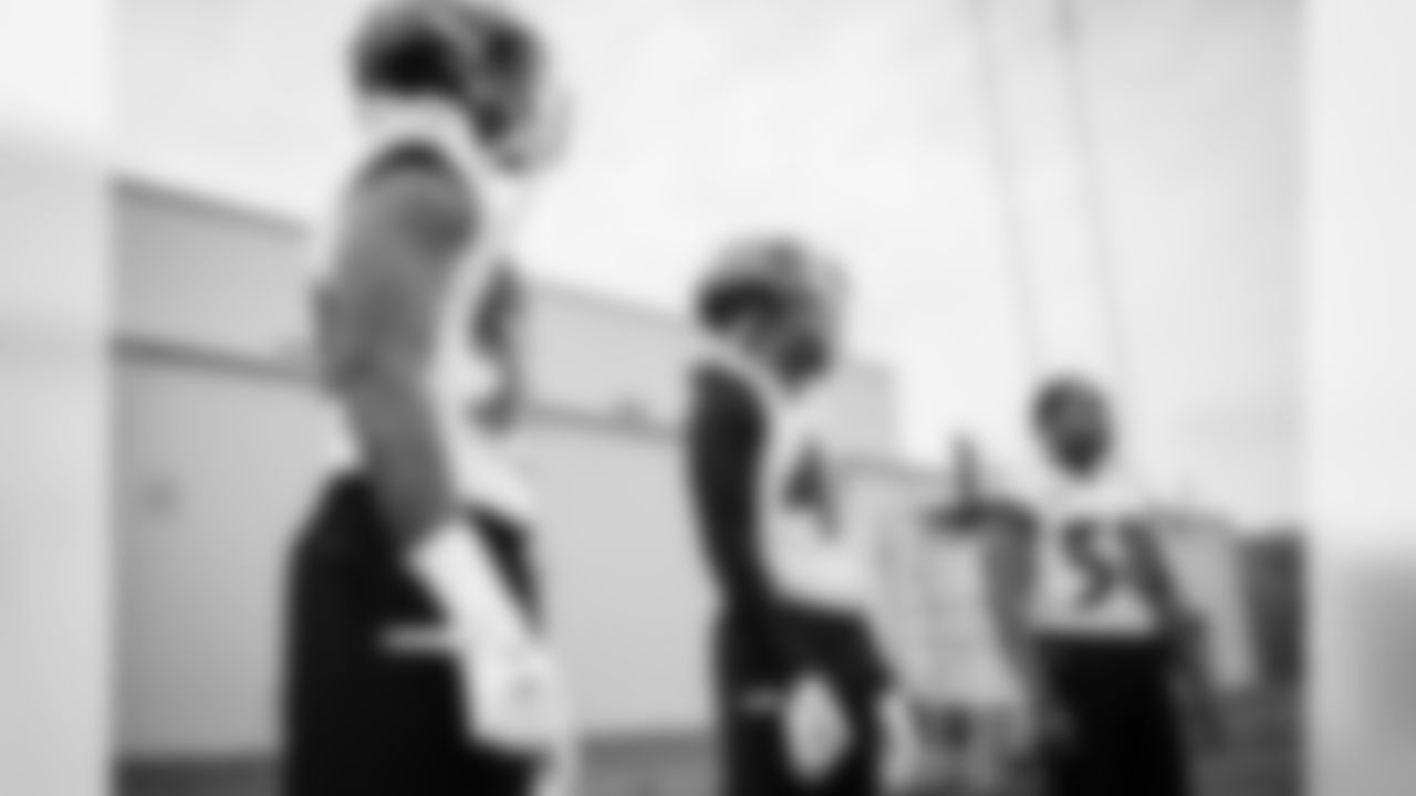 ILB Alvin Jones