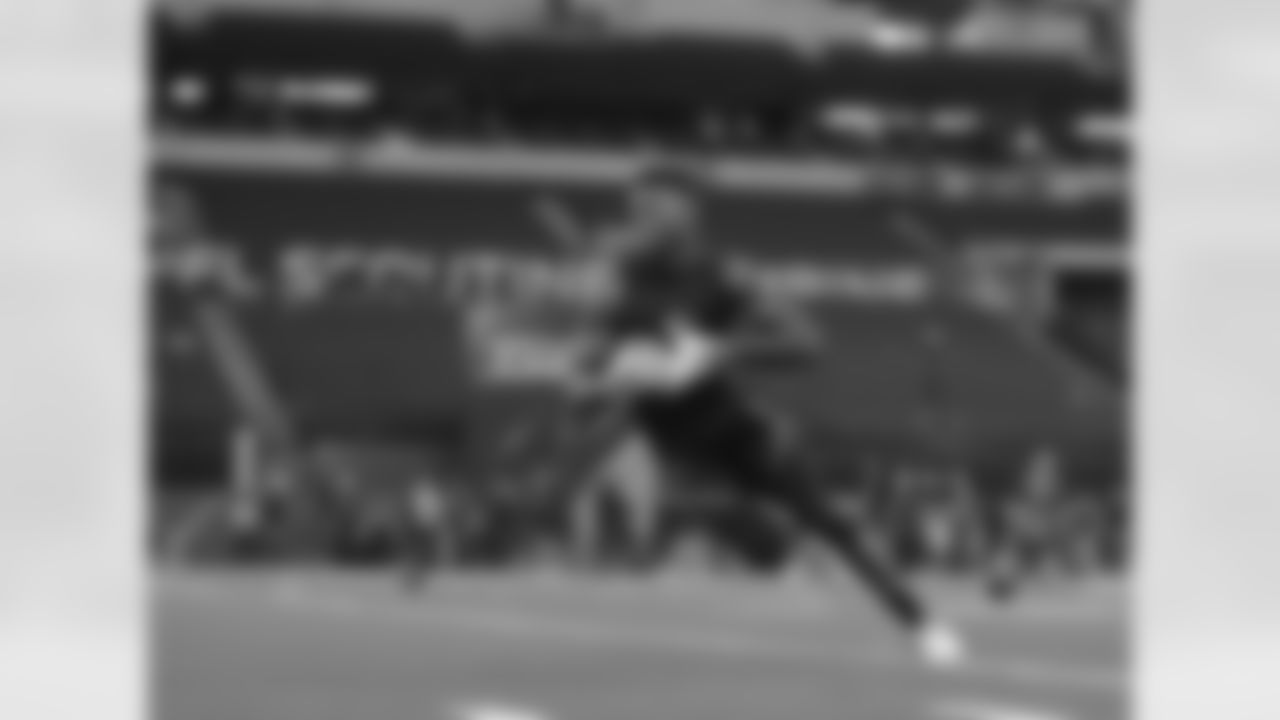 Chark was the star of the Senior Bowl game and kept his momentum going by showing off his size (6-foot-3, 199 pounds) and speed (4.34) in Indianapolis. He was the fastest wide receiver at the Combine (4.34). He also had the highest vertical jump (40 inches).