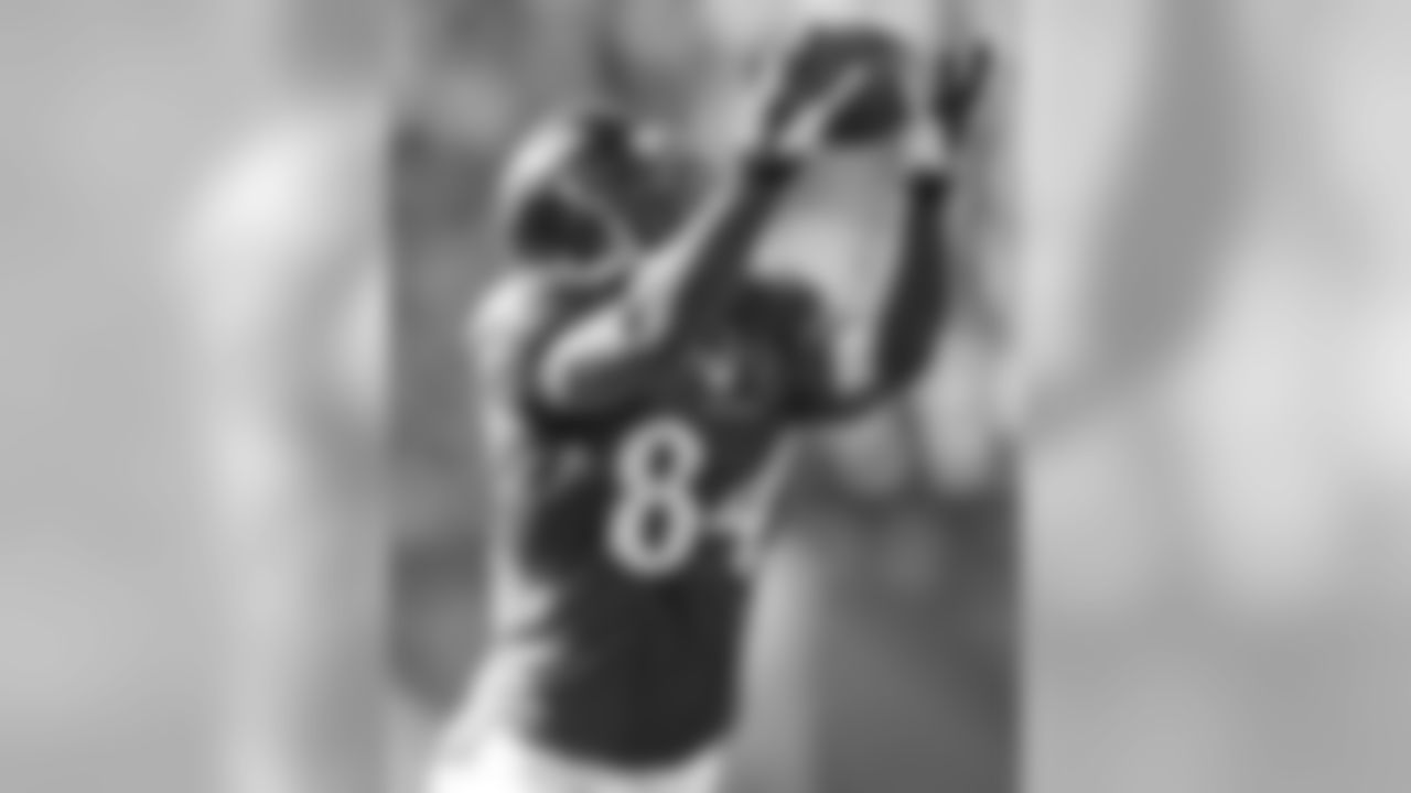 Dickson has been a starter the last two seasons, primarily as a factor in the running game. He's a strong blocker, but has the athleticism to become a threat in the passing game.