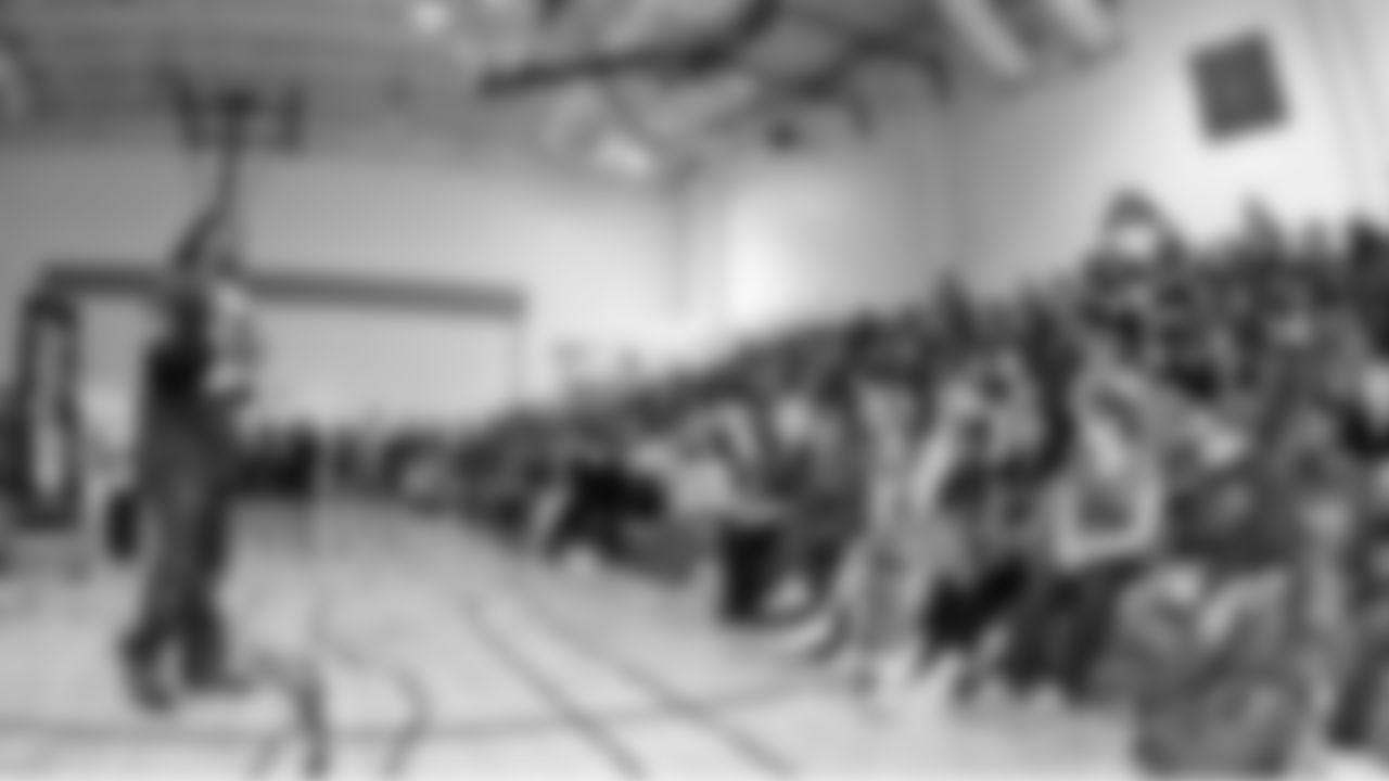 More than 250 sixth-graders at Cockeysville Middle School and Mayfield Woods Middle took the Play 60 Challenge with Ravens players Ray Rice, Kelley Washington and Lardarius Webb on Oct. 13, 2009.