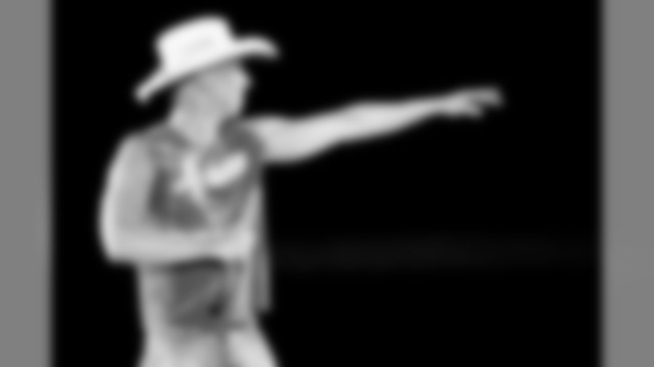 Kenny Chesney, Brooks and Dunn, Big and Rich, LeAnn Rimes and Gary Allan all performed on the Poets and Pirates Tour at M&T Bank Stadium May 10, 2008.