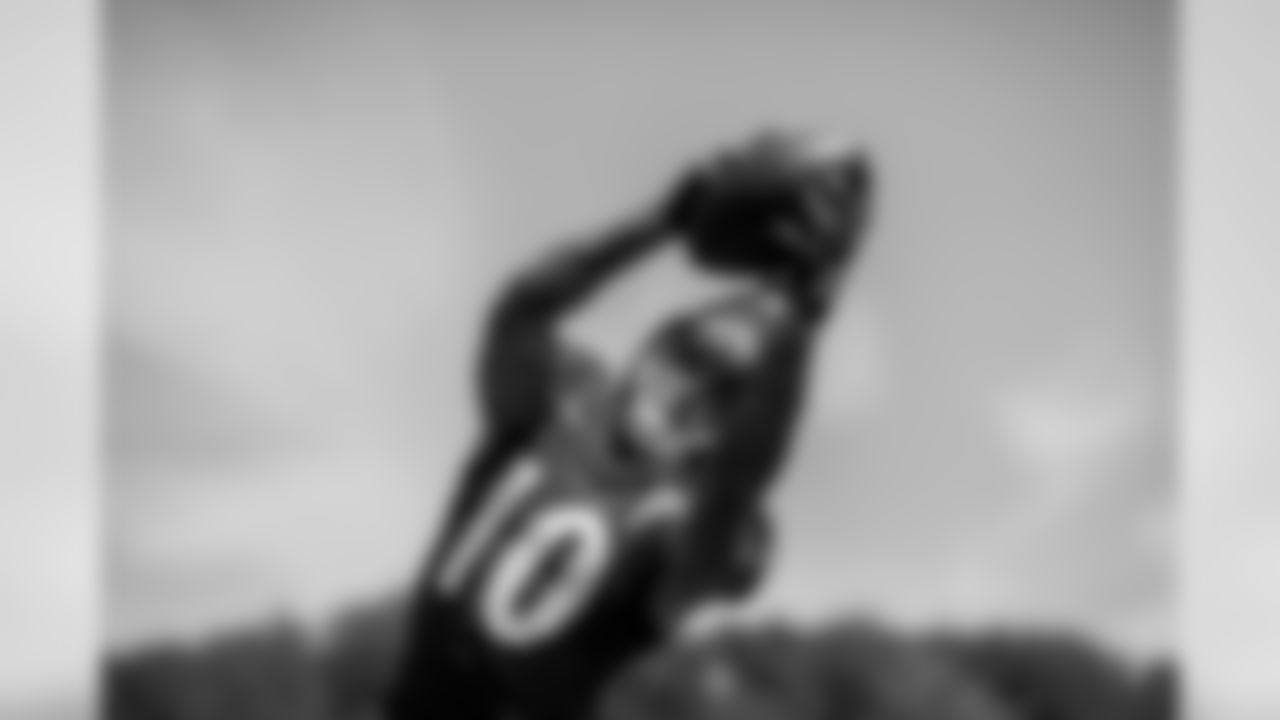 The Baltimore Ravens hold a joint training camp practice with the Jacksonville Jaguars at the Under Armour Performance Center on August 5, 2019 in Owings Mills, MD.