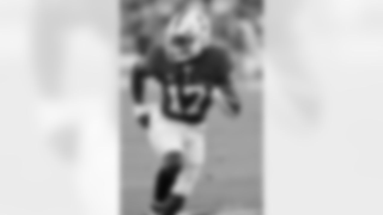 Stanford cornerback Kyu Blu Kelly (17) runs on the field in the third quarter of an NCAA college football game against Colgate in Stanford, Calif., Saturday, Sept. 3, 2022.