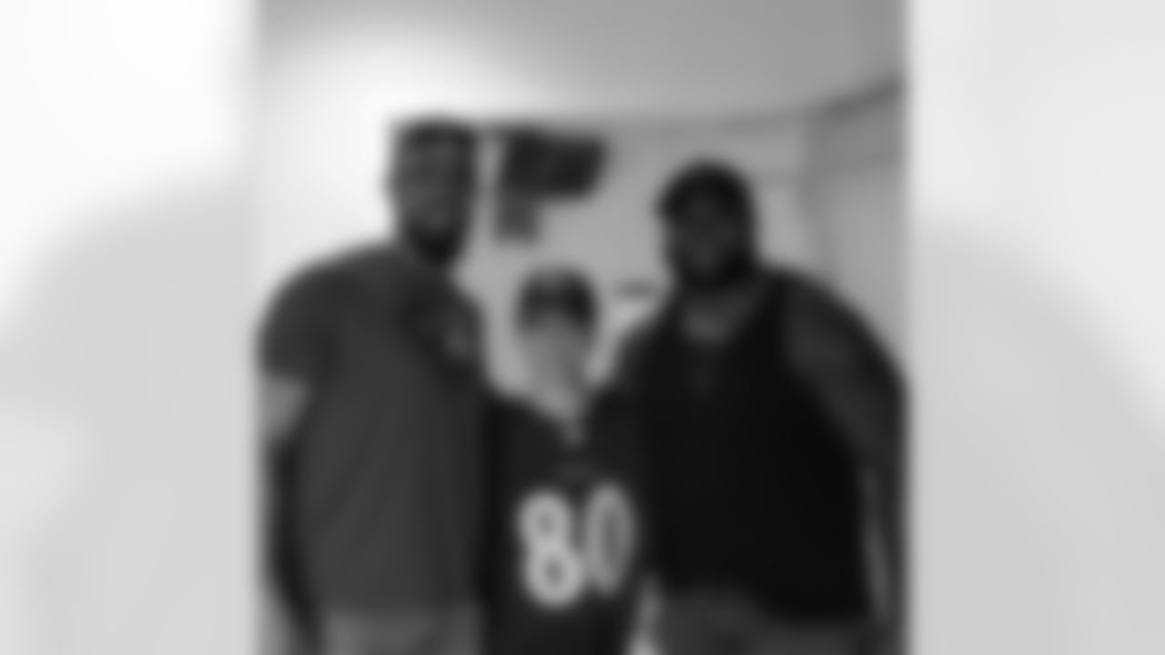 crockettgillmore [Crockett Gillmore]: Great time with my dude @brandonw_66 [Brandon Williams] see our guy Miles getting stronger! #staystrong #neverquit @ravens #ravers