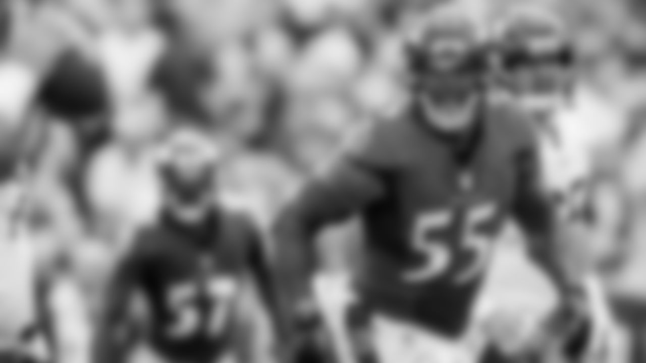 OLB – Terrell Suggs (2003-2018)
Suggs is the Ravens' career sacks leader with a whopping 132.5 in purple and black. He was consistently dominant over his entire career in Baltimore, earning seven Pro Bowl trips and a Super Bowl ring in 2012. Suggs was an athletic freak, but what made him special was his vibrant personality (he loved playing the villain) and intelligence.