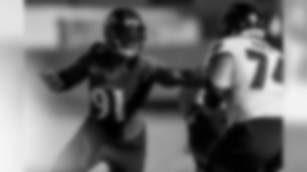 LB Demone Harris