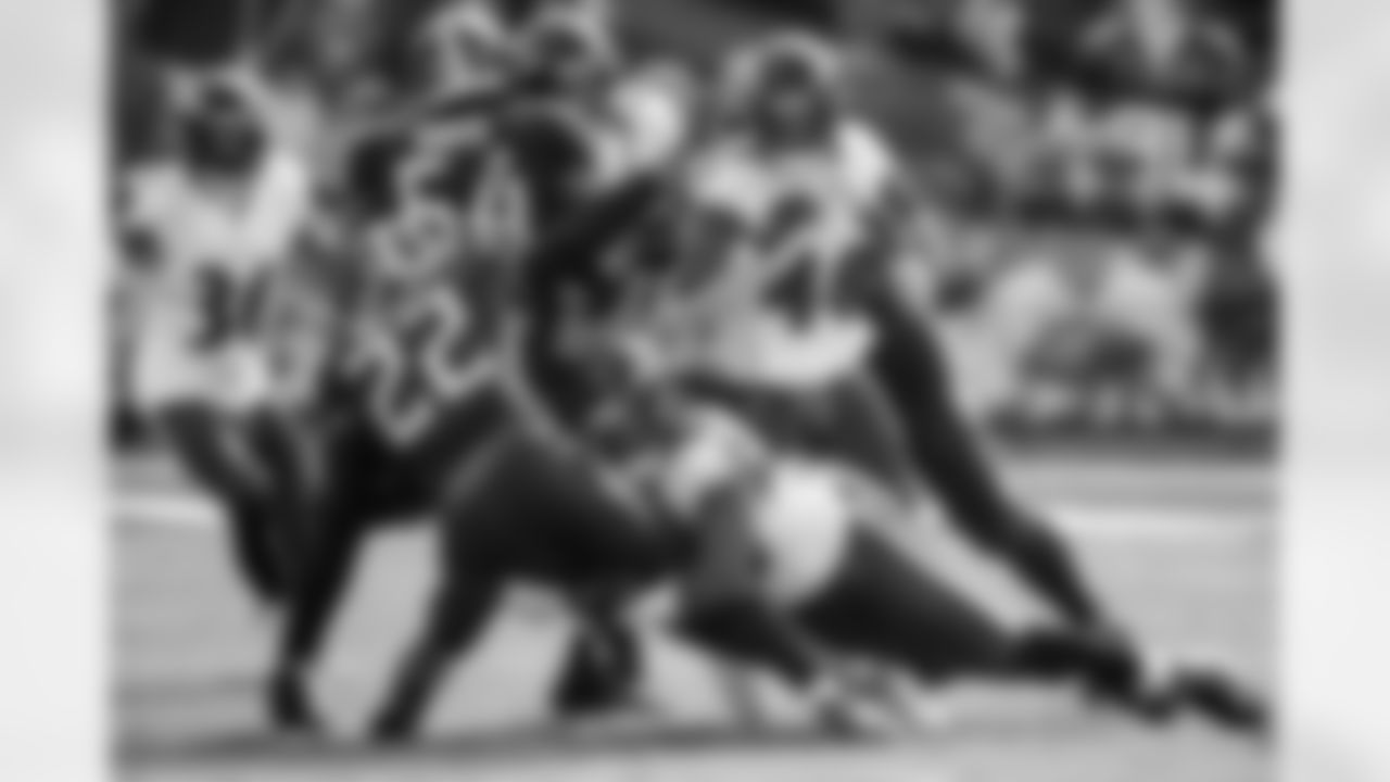 LB Pernell McPhee