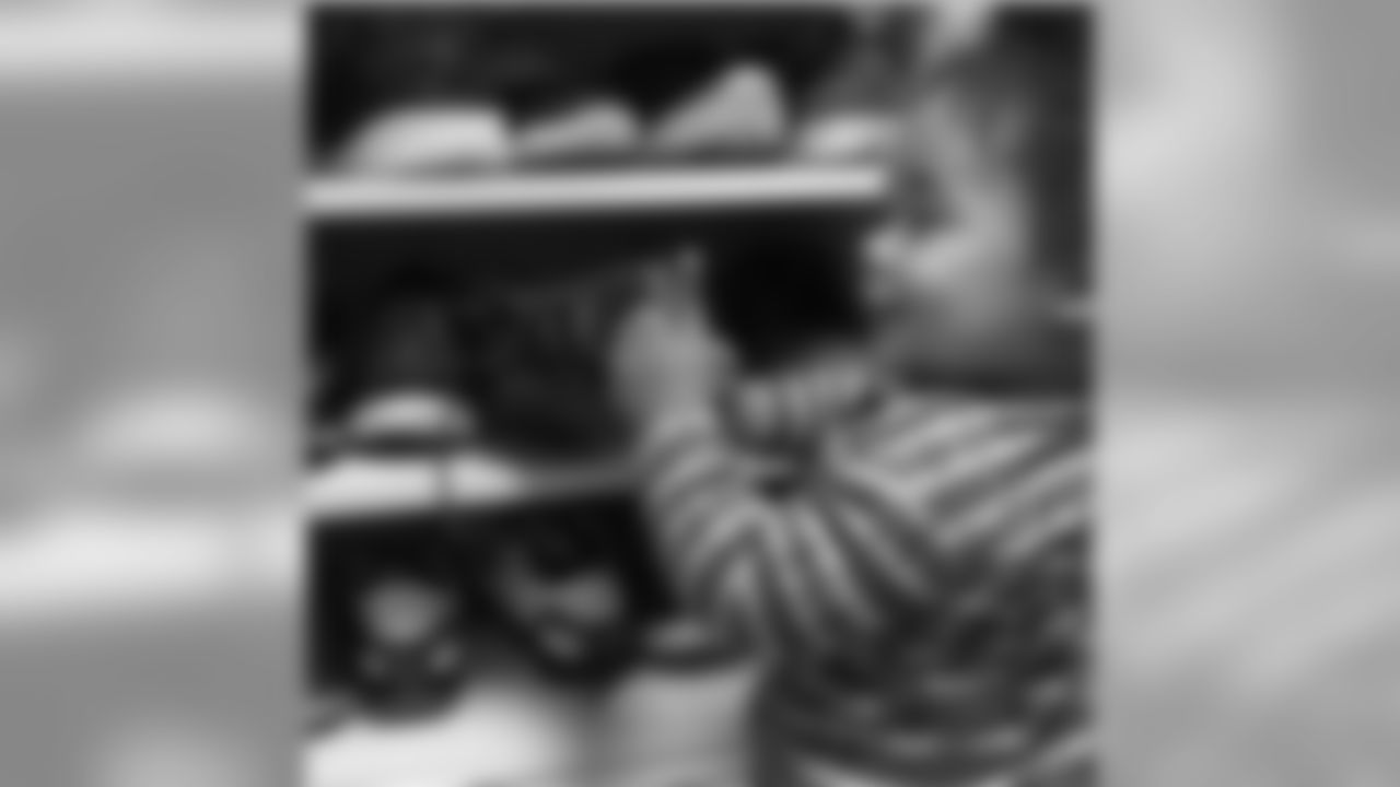 aceandsmitty[Steve Smith Sr.]:Happy 8 months Deuce!! Can we just stop time for a bit?!? Watching your kids grow is bittersweet. Enjoy every moment, it goes so fast. #babydeuce #8months #smithJr