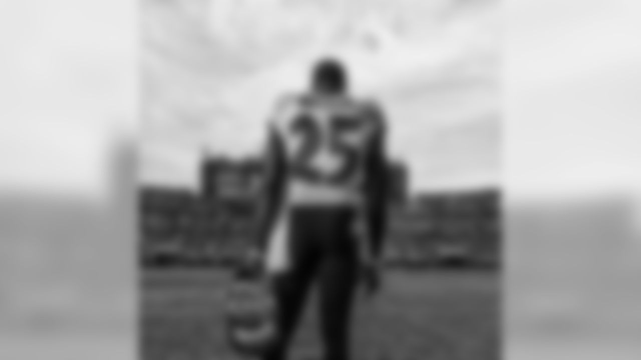@kalebj72: Lost a solider today..man this one hurt me foreal shed a tear and poured out a cup for my dog.. was one of my closest homeboys in Baltimore..Prayers up for him and his fam..God Bless you my brother