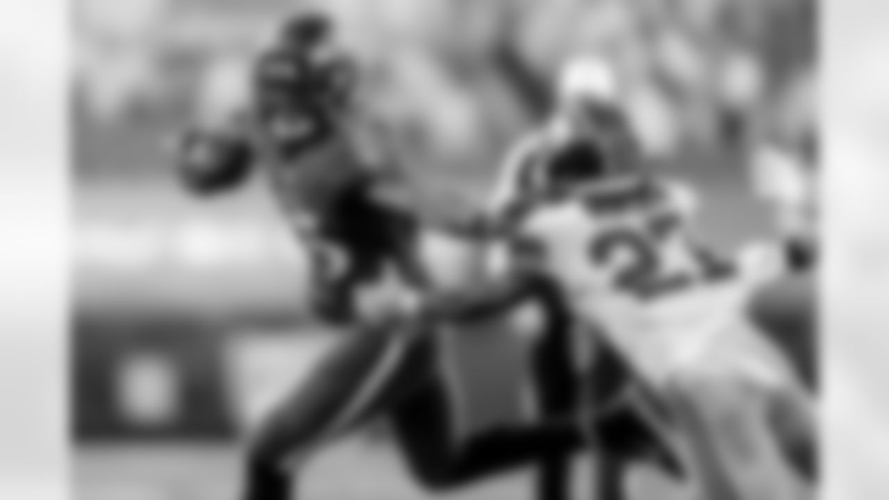 RB Gus Edwards