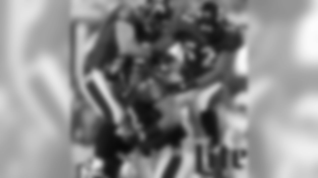 ravens[Baltimore Ravens]: Over his 12 seasons, Jarret Johnson logged 350 career tackles, 25.5 sacks, three interceptions and 11 forced fumbles. You can find him on the sidelines this season, as a scouting intern. "To not be a Pro Bowler, maybe not a household name around the country, but in this building, in that stadium, to be appreciated … it's validation that you did it right." #ThrowbackThursday, presented by @millerlite. #RavensNation