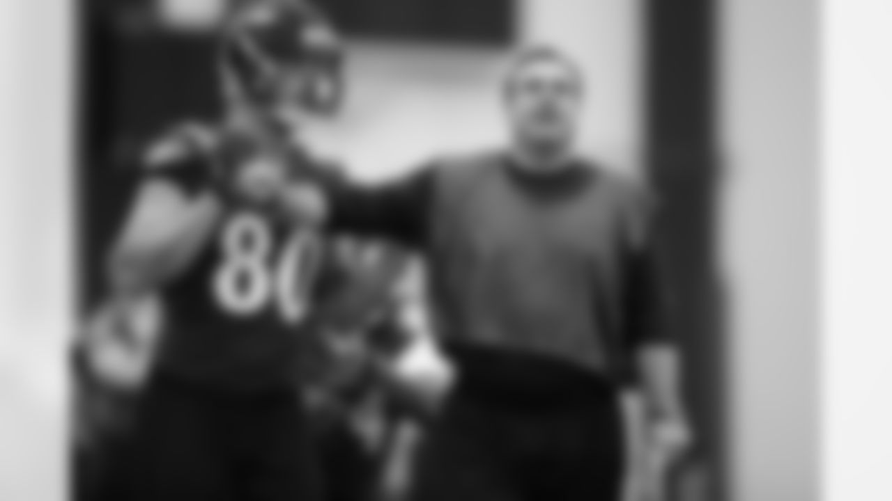 TE Crockett Gillmore