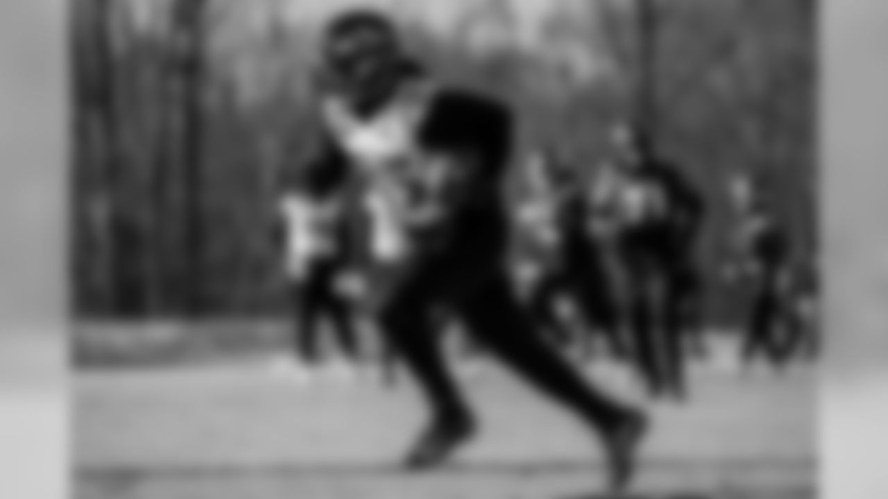 RB Gus Edwards