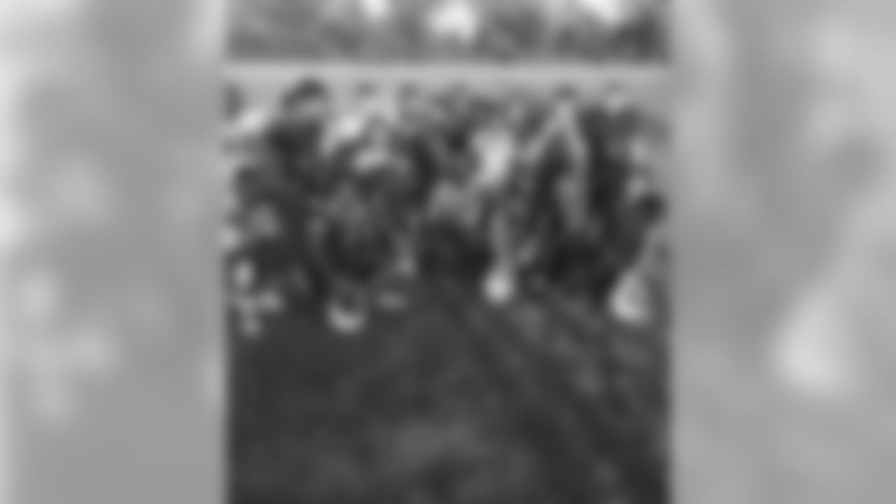 zobot34 [Lorenzo Taliaferro]: I want to thank the Reisterstown mustang age 14 group and coach @12weaver for having me speak the importance of hard work in school, life, and on the field to these young legends in the making Good luck to you guys.