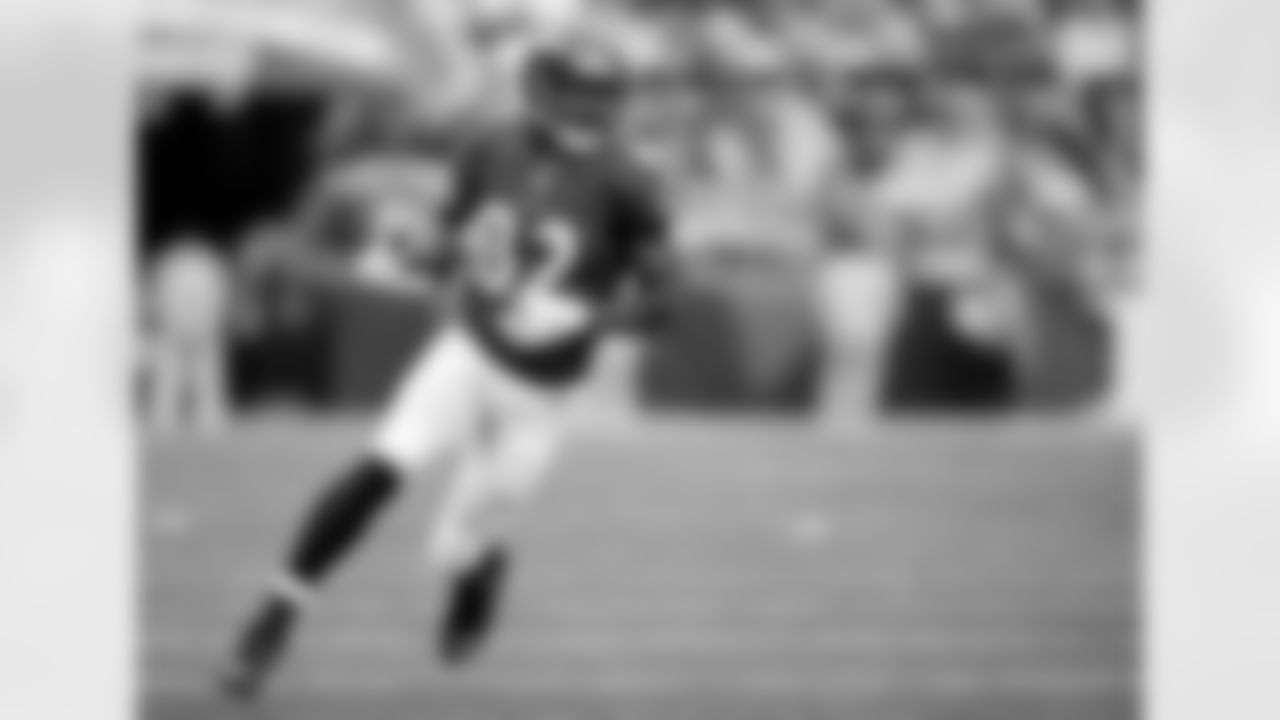 The Ravens and Steelers both have a speedster on the outside. Baltimore's Torrey Smith is fourth in the NFL with 568 receiving yards. Pittsburgh's Antonio Brown is seventh with 498. Smith will have Steelers trash-talking cornerback Ike Taylor on him while Brown will likely mostly draw Lardarius Webb. In what could be a low-scoring game, one big play from Smith or Brown could be the difference.
