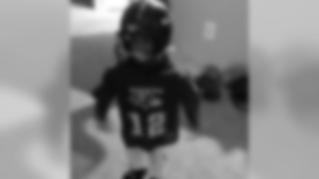 digital_12[Jacoby Jones]:Even Jr. Ready to ball!... Happy twenty fifteen .. Dig dat