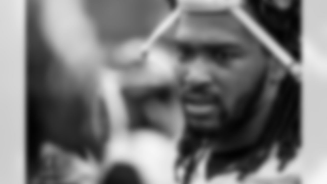 OLB Tim Williams