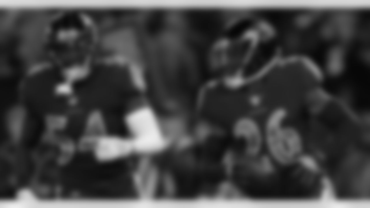 jpowers26 [Jerraud Powers]: My dog Zach Orr and I just having some fun