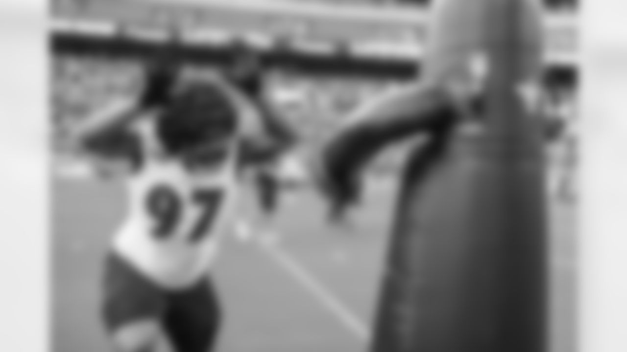 DT Aaron Crawford