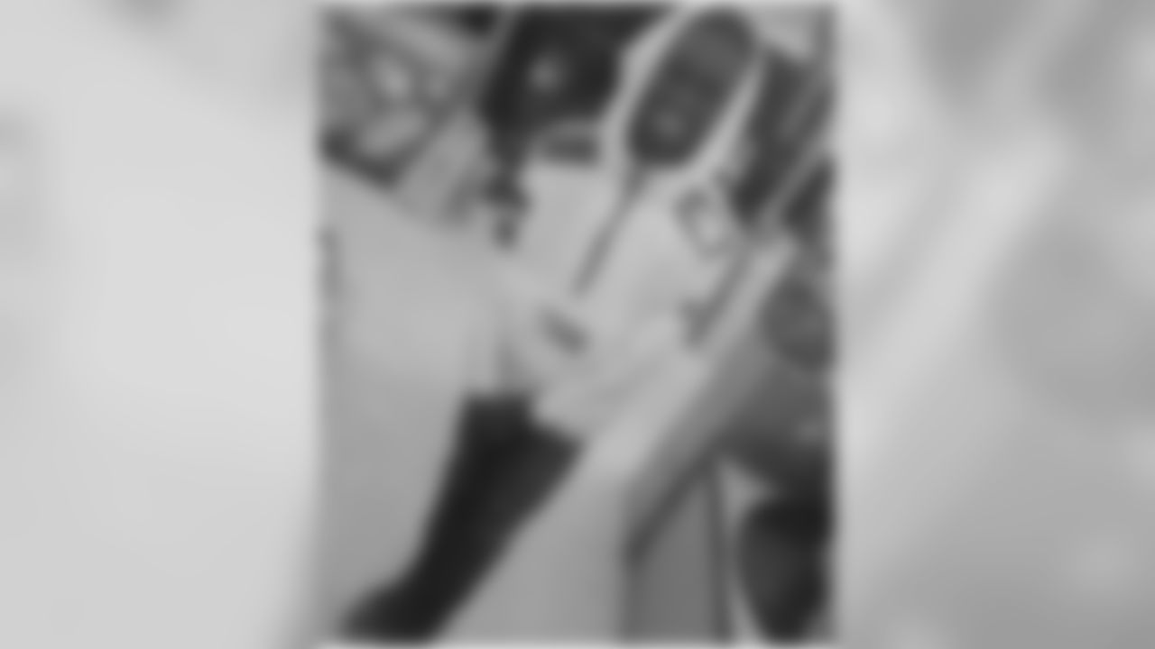 l_webb21 [Lardarius Webb] Happy Birthday Jr. I hope you have an amazing 15th bday. Almost time for your license. #DaWebbBoys #ShineBright #FutureIsYours #GodFirst #StayFocused #Faith #Confidence #BelieveInYou