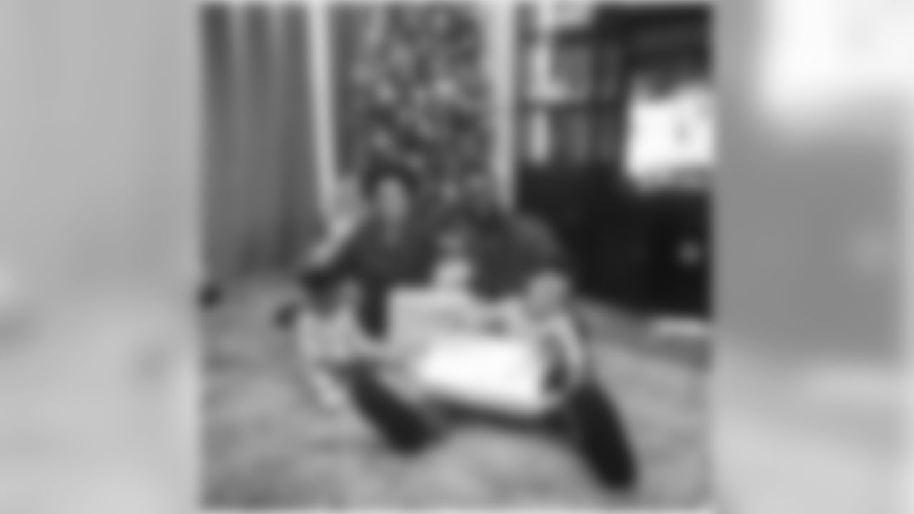 l_webb21 [Lardarius Webb] Family!!! #MerryChristmas