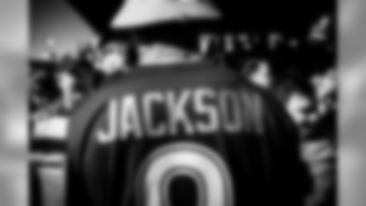 Quarterback Lamar Jackson signs autographs for fans during the 2020 Pro Bowl practice, Saturday, Jan. 25, 2020 in Orlando, Fla.