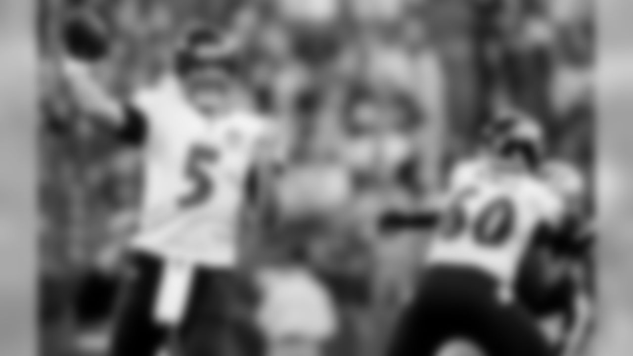 eugenemonroe60[Eugene Monroe]: I just think this shot is tight #nfl #Baltimore #Ravens #preseason #work #werk #dmv