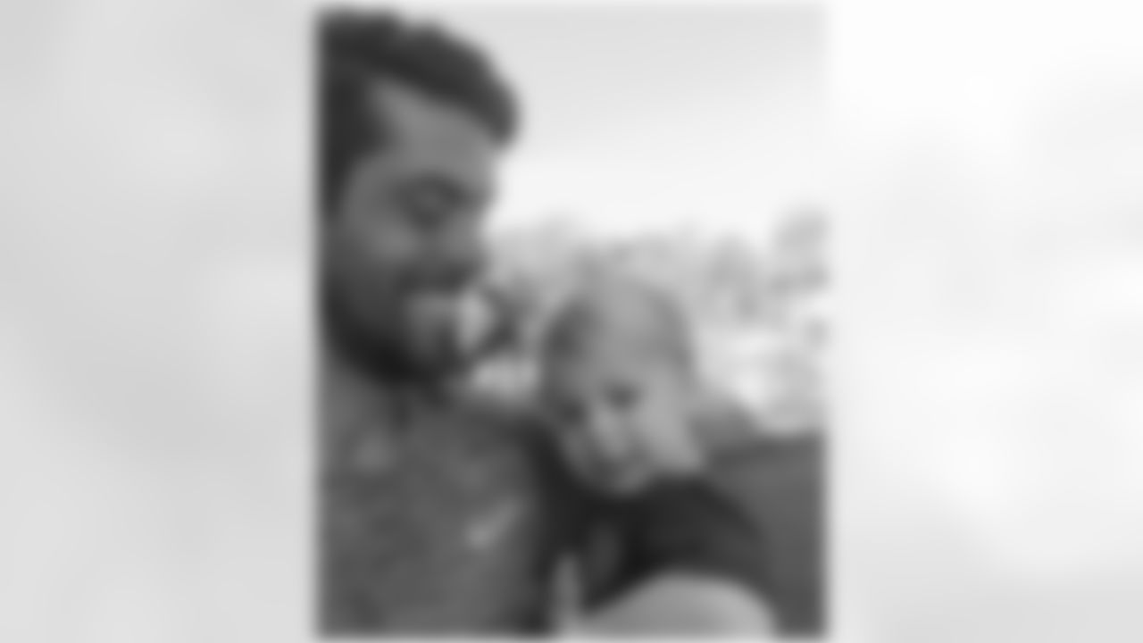 jtuck9 [Justin Tucker] After a long trip to London, nothing could possibly beat spending the morning getting coffee and playing at the park with my best dude! So glad to be home!