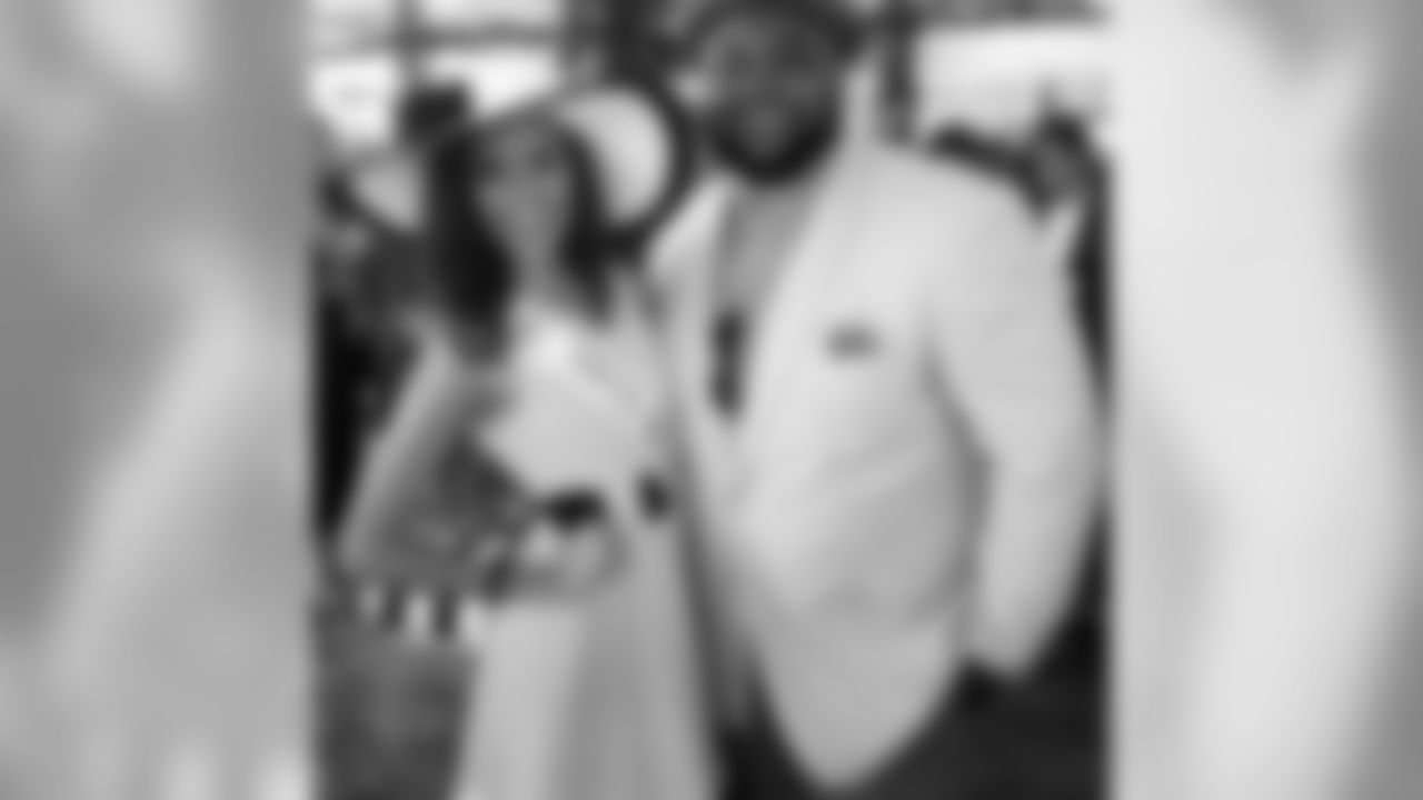 megatronnie [Ronnie Stanley]: Thanks to my guy Sean for serving the best food in South Bend! A true diamond in the rough!