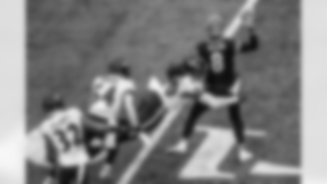 LB Pernell McPhee