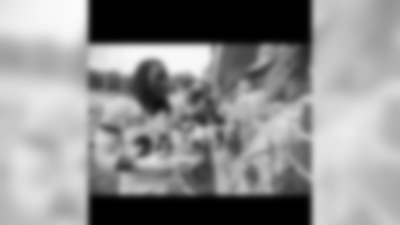 lwebb21[Lardarius Webb]:Out here at The Increase with @carywilliams26 and @bobbyrainey_43. #DecreaseSoGodCanIncrease