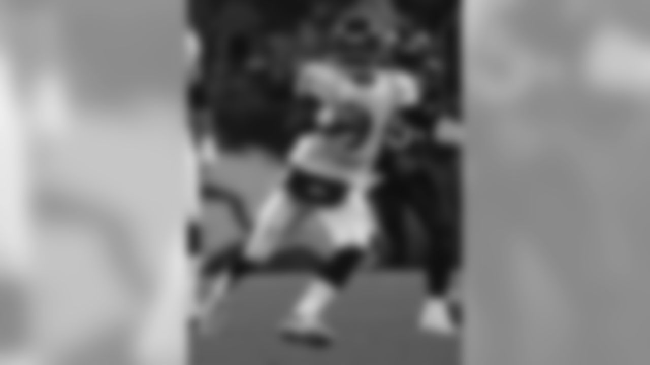Steve McNair game action from the 2006 season.