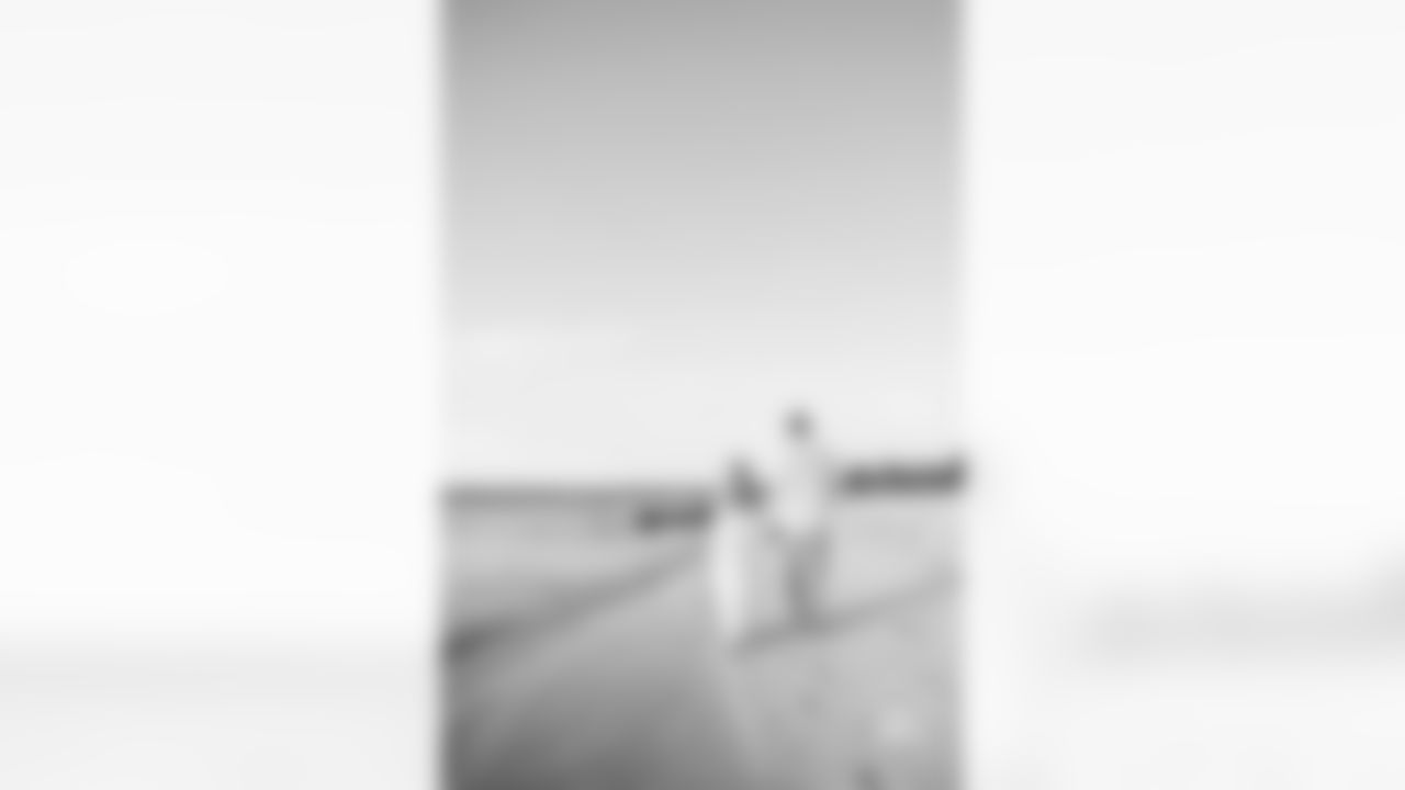 nboyle86 [Nick Boyle]: Loving Aruba with my beautiful fiancé.