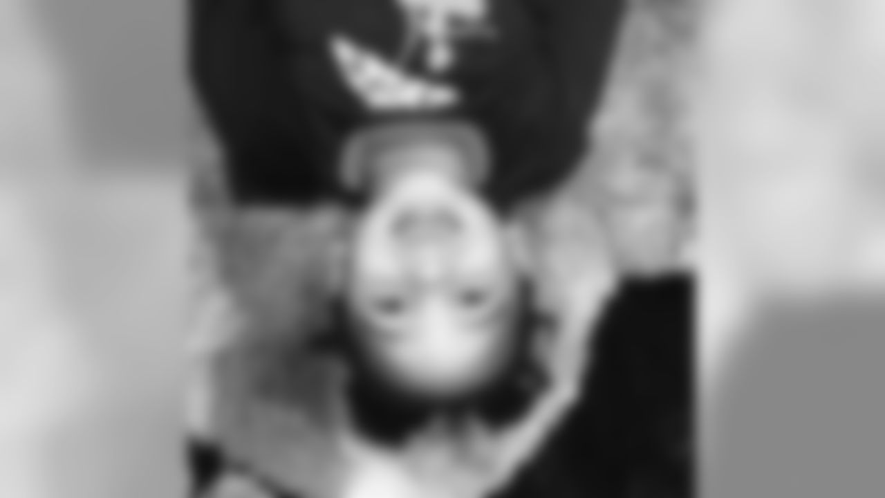 eugenemonroe6[Eugene Monroe]: 0My beautiful baby girl. she's growing up so fast and learning so much. #family #fatherhood #heforshe #children #love #passion #nfl #baltimore #ravens @nureyamonroe