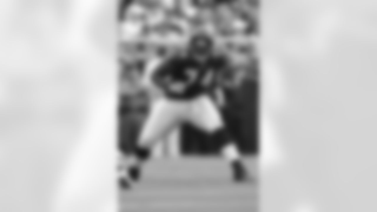 T Michael Oher
2009 Draft - Round 1, Pick 23