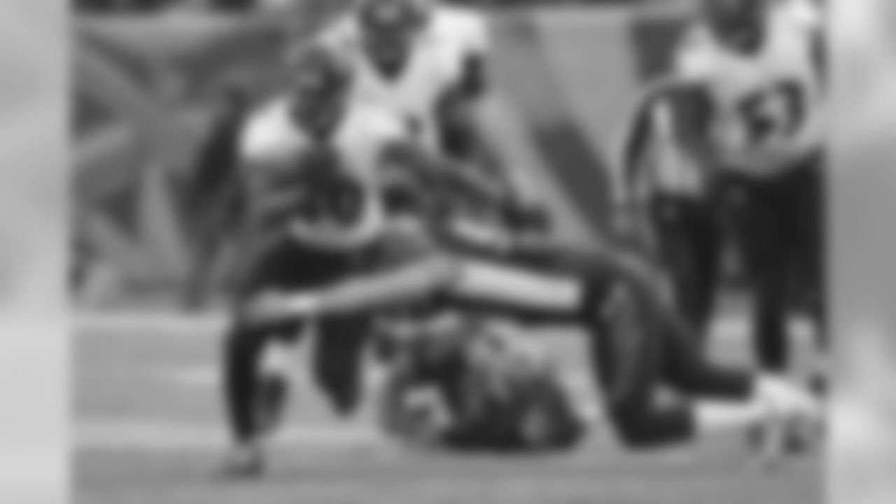RB Kenneth Dixon