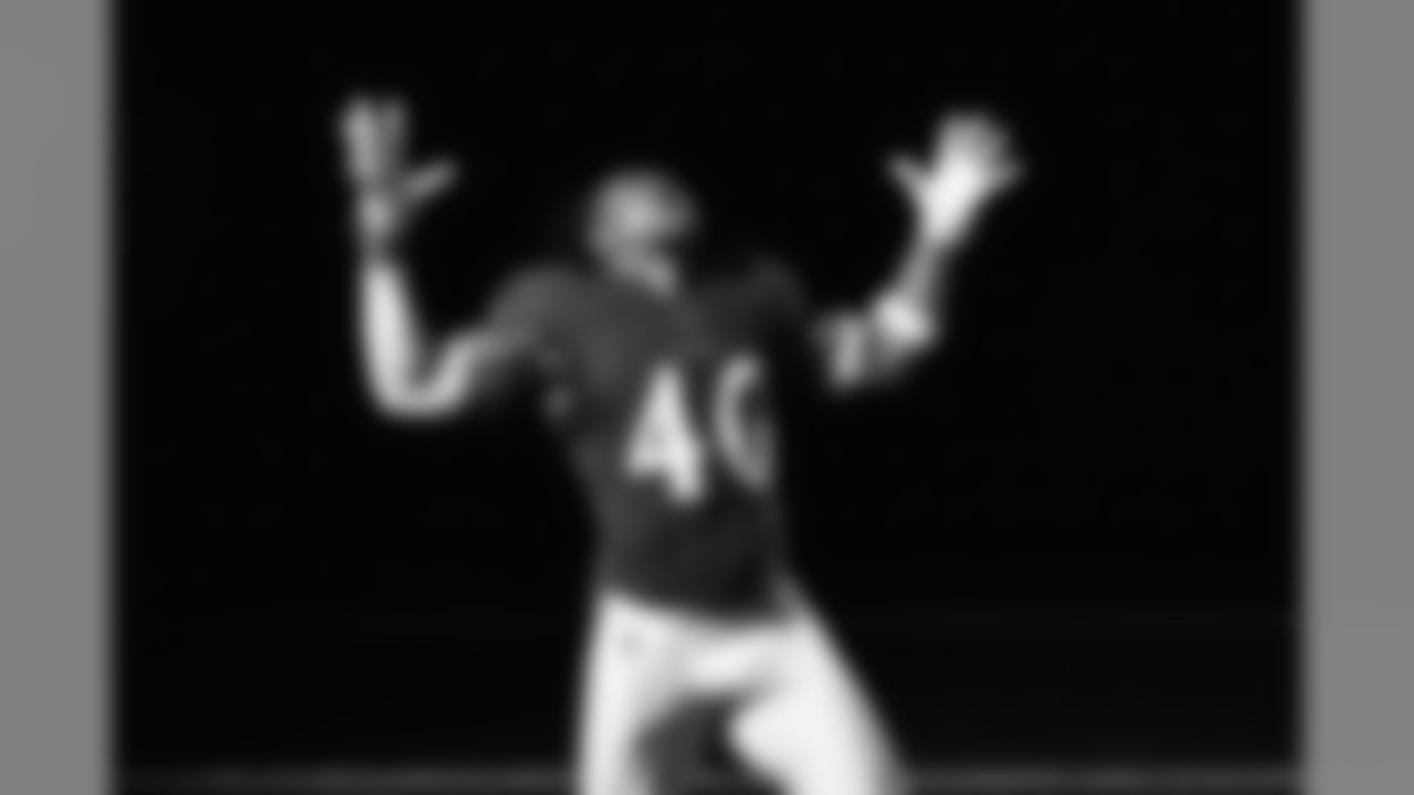 LB Kenny Young