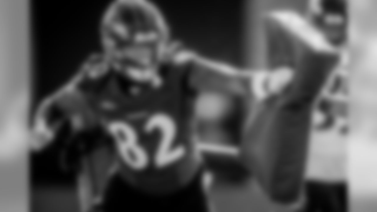 WR Michael Dereus