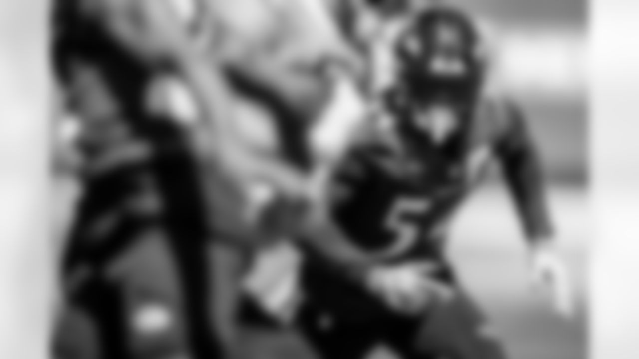 OLB Tyus Bowser