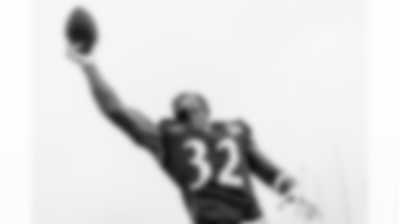 S DeShon Elliot