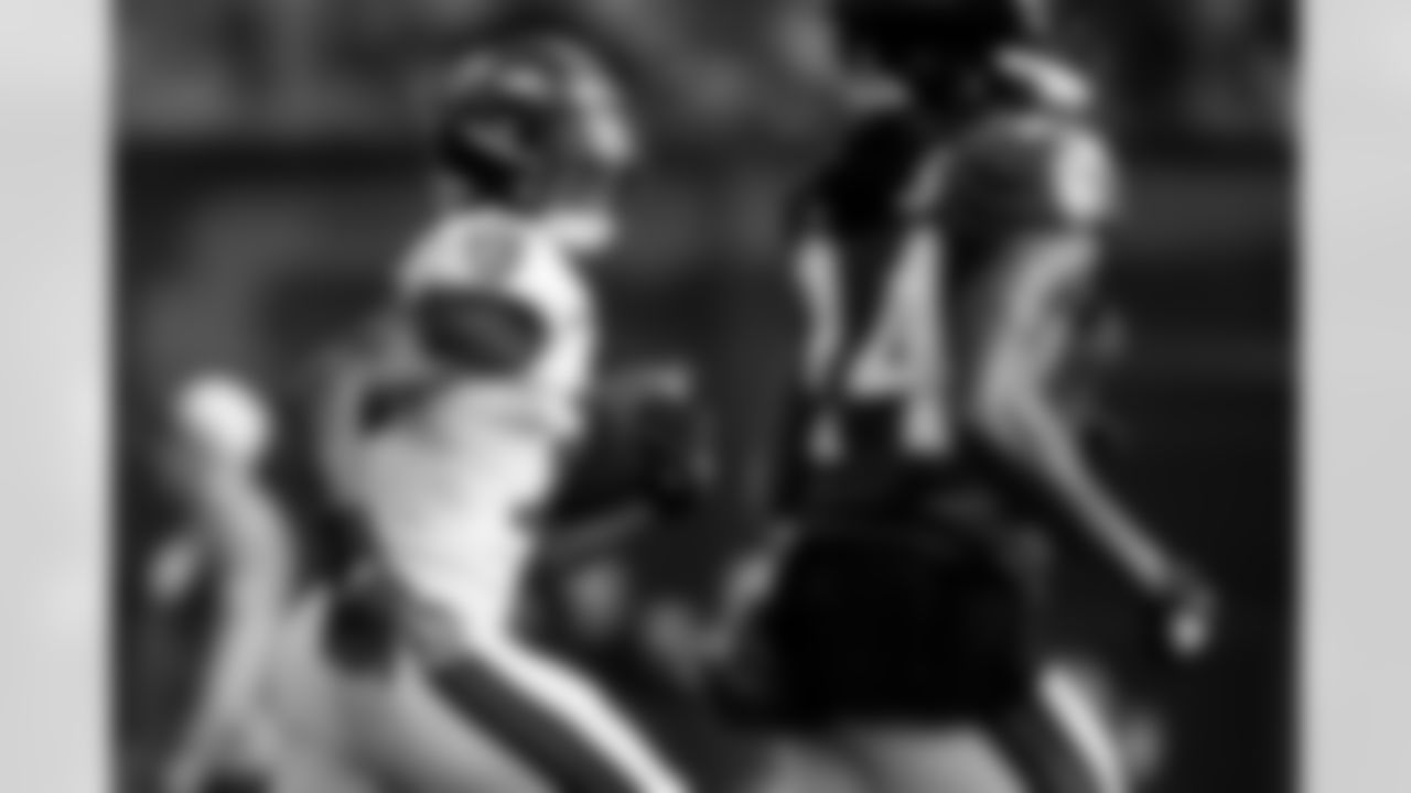 RB Gus Edwards