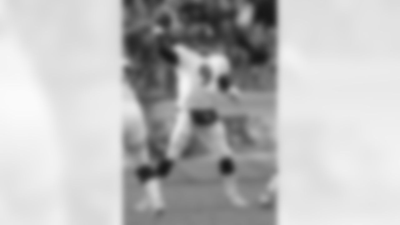 Steve McNair game action from the 2006 season.