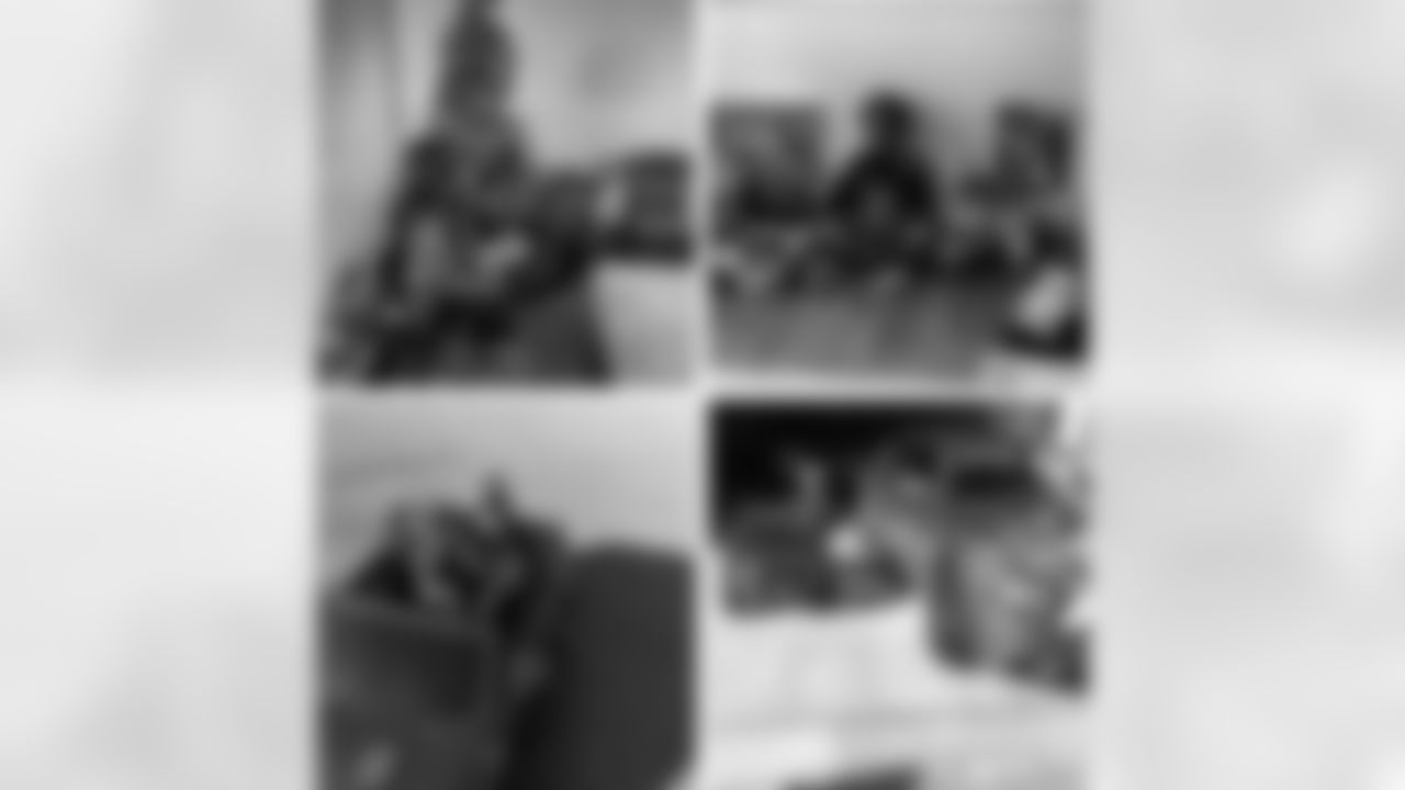 jab56 [Josh Bynes]: Merry Christmas to my son!! #spoiled #lilcarnexttobigcar #happyholidayseverybody