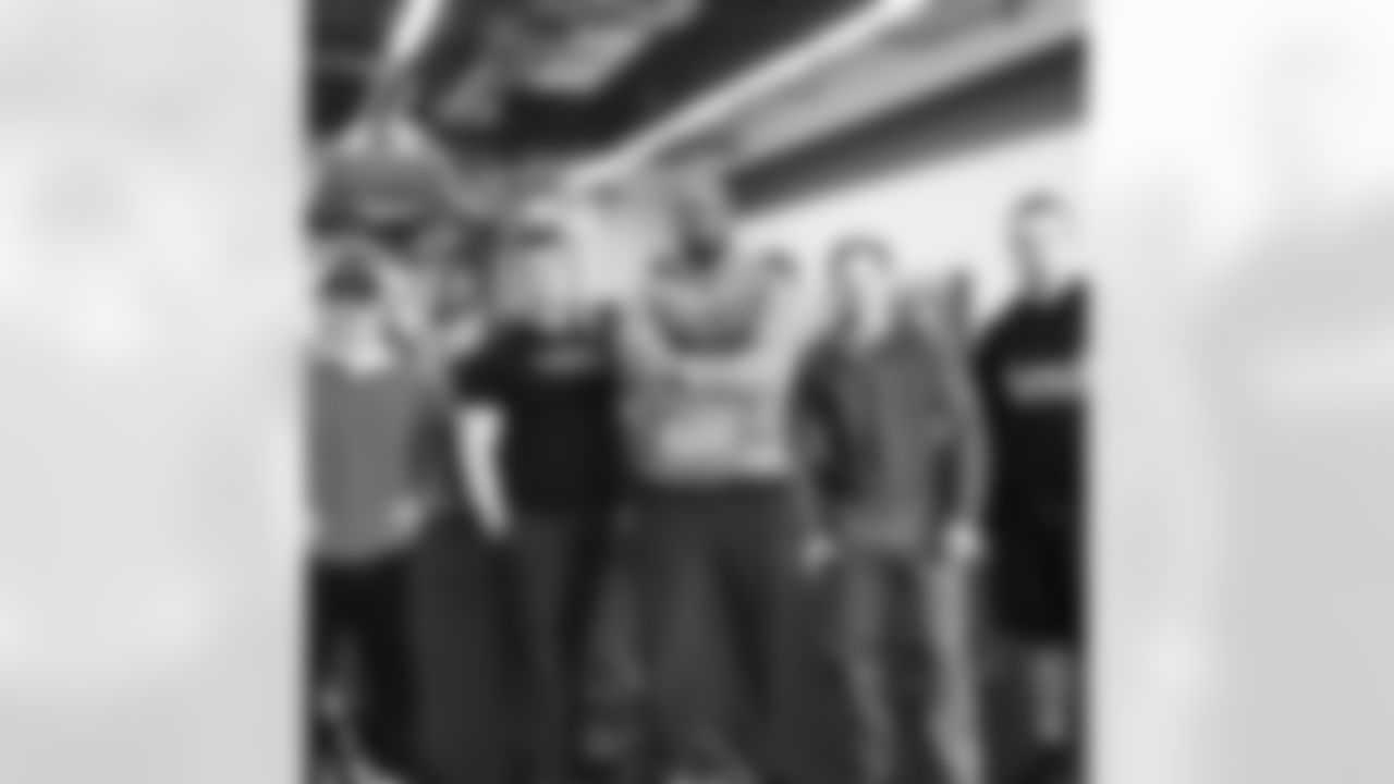 eugenemonroe60[Eugene Monroe]: Thanks again @danwright14 for letting me get my rehab work in at your place while I'm on the road!