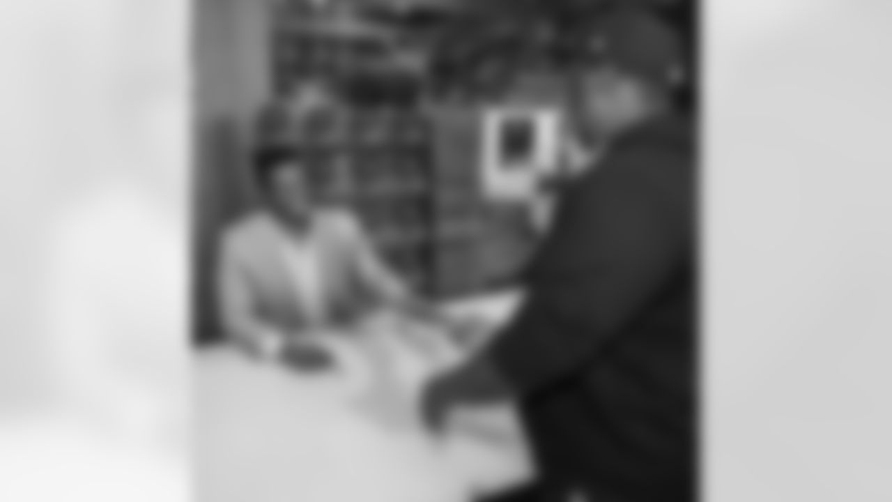 benjaminswatson [Benjamin Watson]: Grateful for all those who came out to @thebglibrary for the book signing yesterday. Thanks for the support and for being difference makers in your communities. We are one in Him! Galatians 3:28 #UnderOurSkin