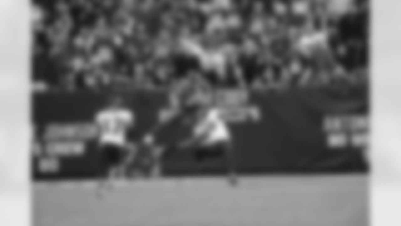 Images from the second quarter of the Ravens' Week 14 game in Houston on Monday Night Football, Dec. 13, 2010.