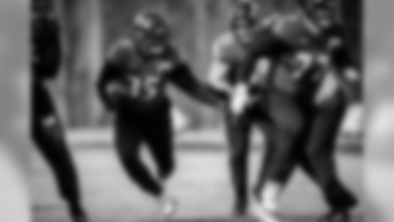RB Gus Edwards