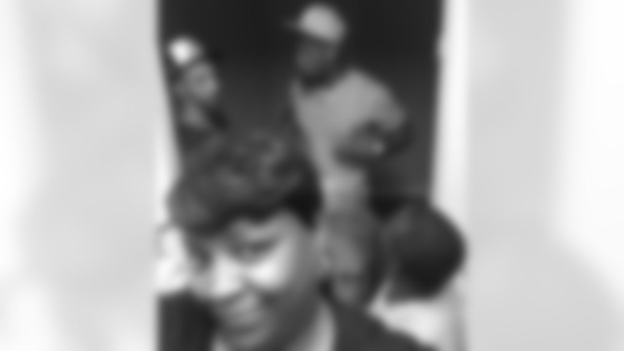 alevine.sr [Anthony Levine]: Mama Taking pics while I'm trying to get my point across to my Lil brothers